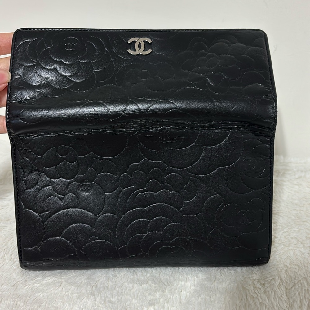 Chanel Authentic Large Black Leather Wallet Camellia Flowers - Picture 6 of 16